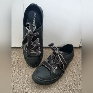 Converse | 7 | Black Sneakers